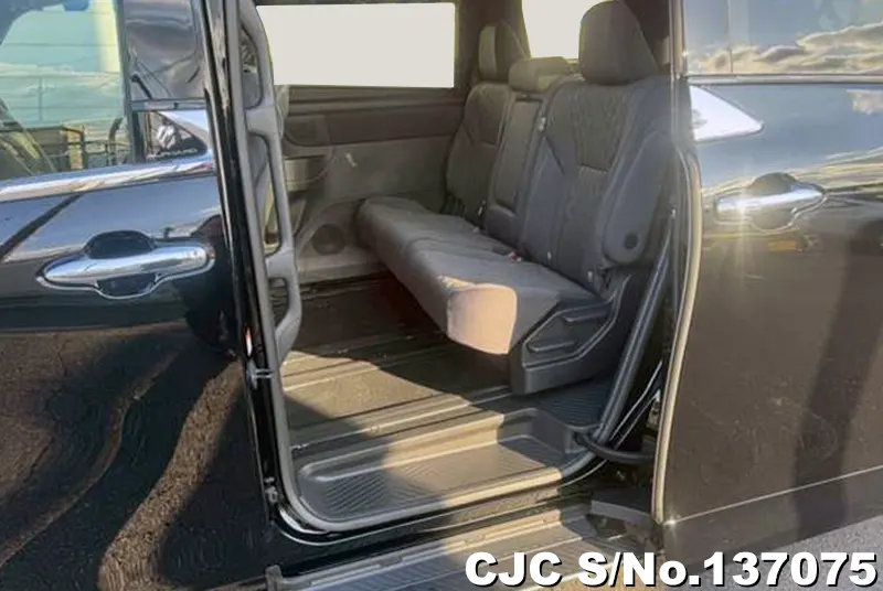 2026 Toyota / Alphard Stock No. 137075