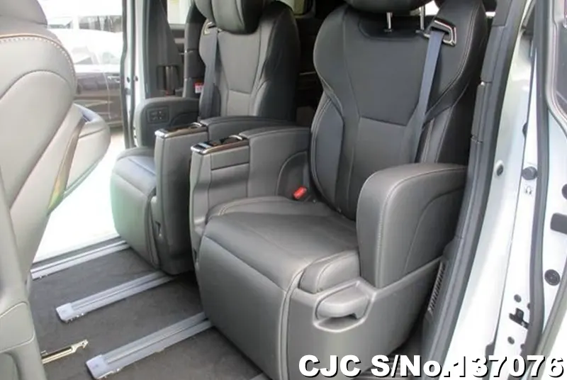 2026 Toyota / Alphard Stock No. 137076