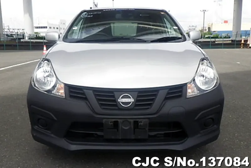 Nissan AD Van in Silver for Sale Image 4