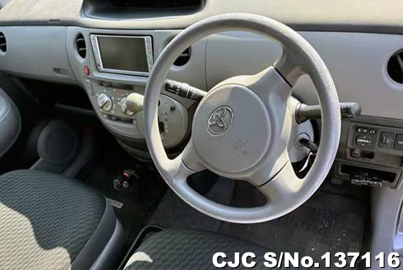 2008 Toyota / Sienta Stock No. 137116