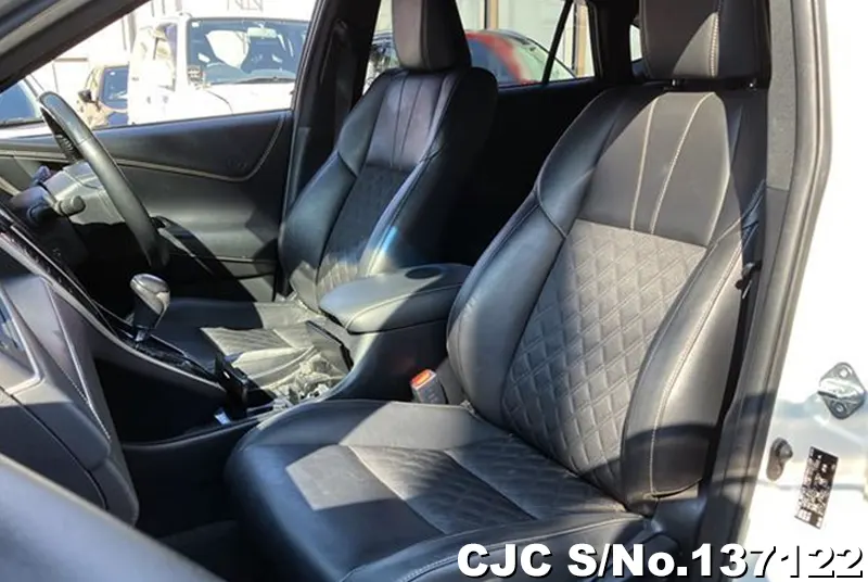2019 Toyota / Harrier Stock No. 137122