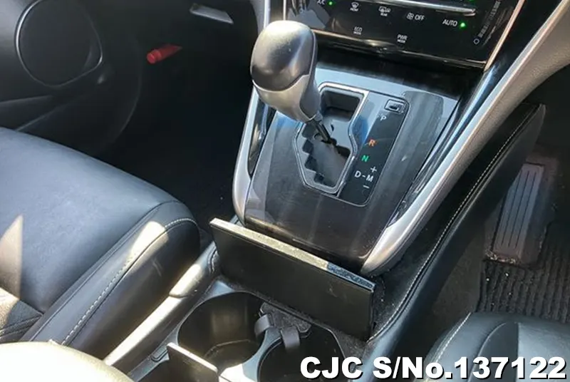 2019 Toyota / Harrier Stock No. 137122