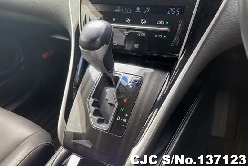 2019 Toyota / Harrier Stock No. 137123