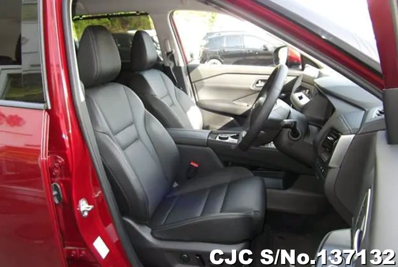 2025 Nissan / X-Trail Stock No. 137132