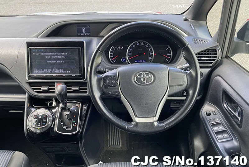 2017 Toyota / Voxy Stock No. 137140