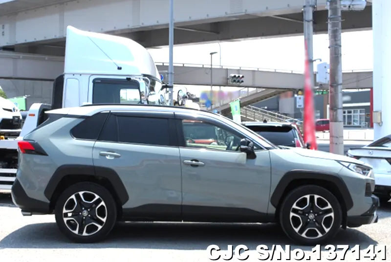 2021 Toyota / Rav4 Stock No. 137141
