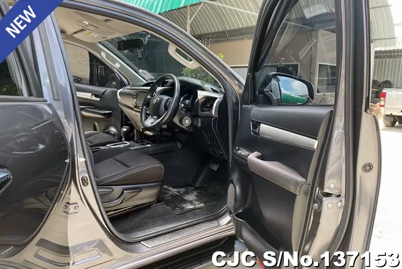 2021 Toyota / Hilux / Revo Stock No. 137153