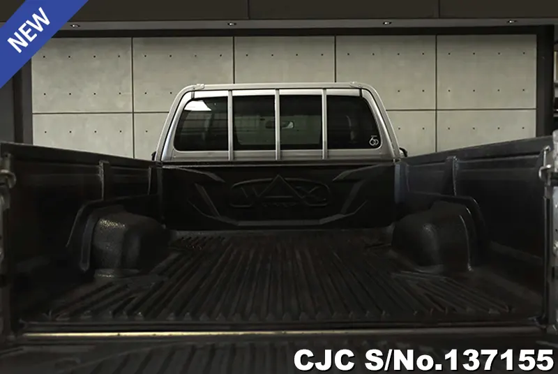 2023 Toyota / Hilux / Revo Stock No. 137155