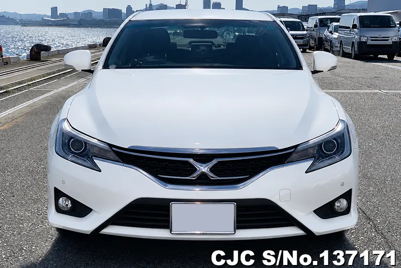 Toyota Mark X in White for Sale Image 4