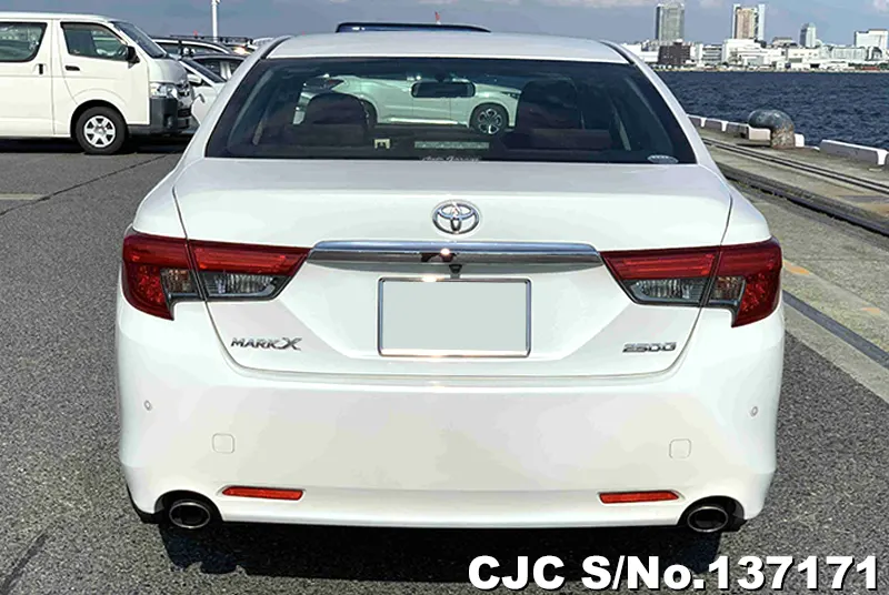 Toyota Mark X in White for Sale Image 5