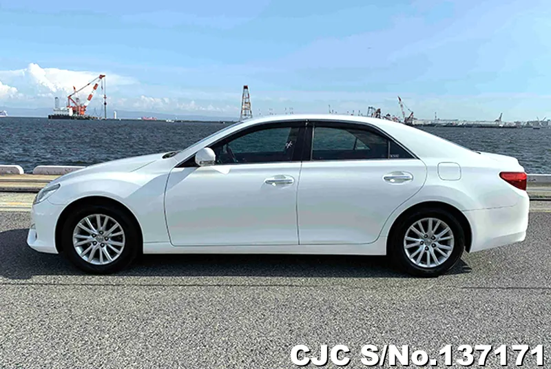Toyota Mark X in White for Sale Image 7