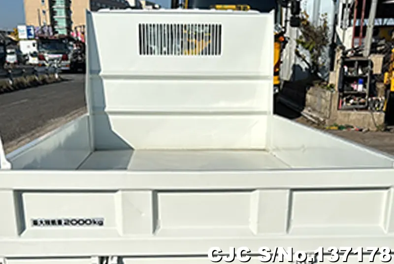 2012 Isuzu / Elf Stock No. 137178