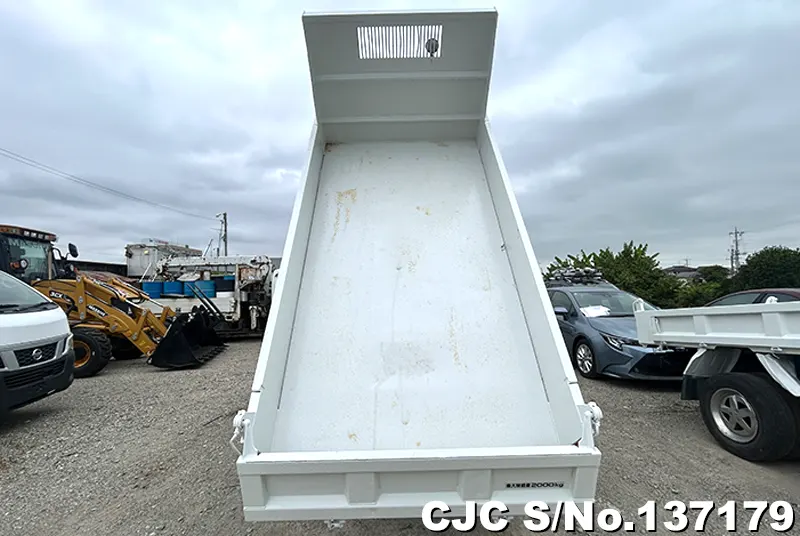 2013 Isuzu / Elf Stock No. 137179
