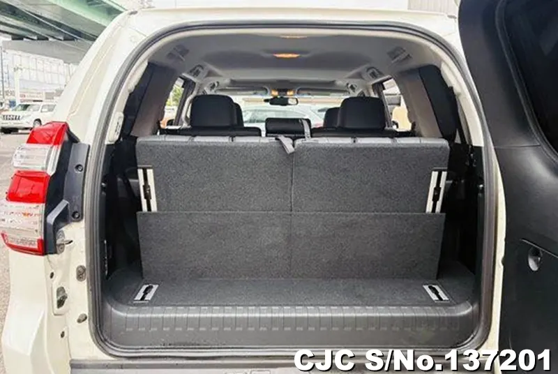 2015 Toyota / Land Cruiser Prado Stock No. 137201
