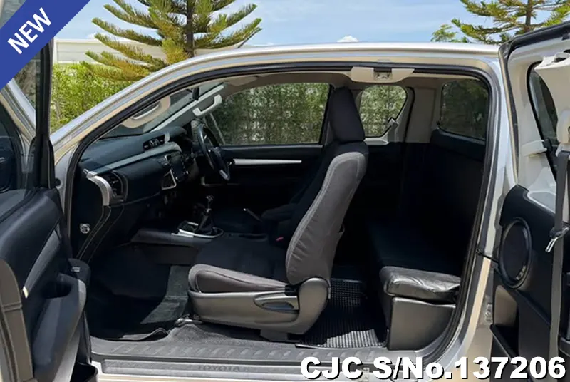 2021 Toyota / Hilux / Revo Stock No. 137206