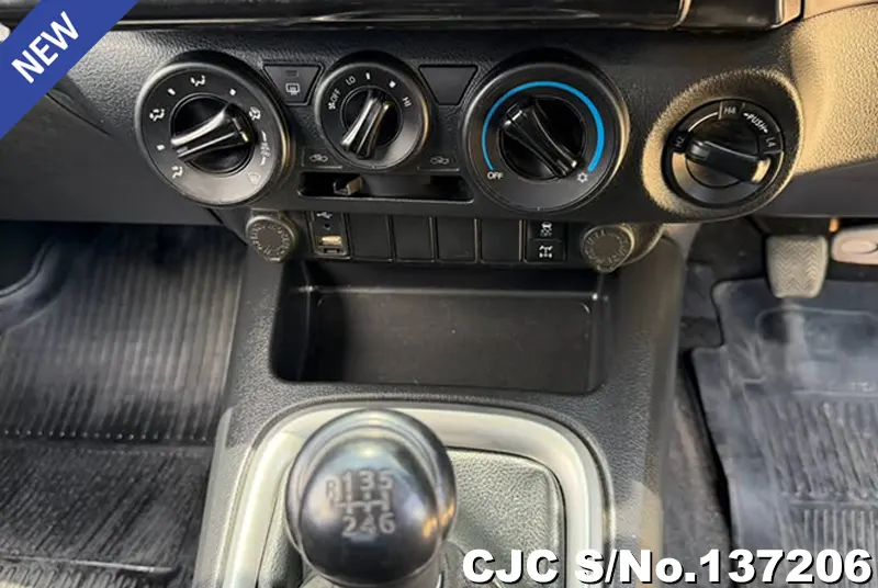 2021 Toyota / Hilux / Revo Stock No. 137206