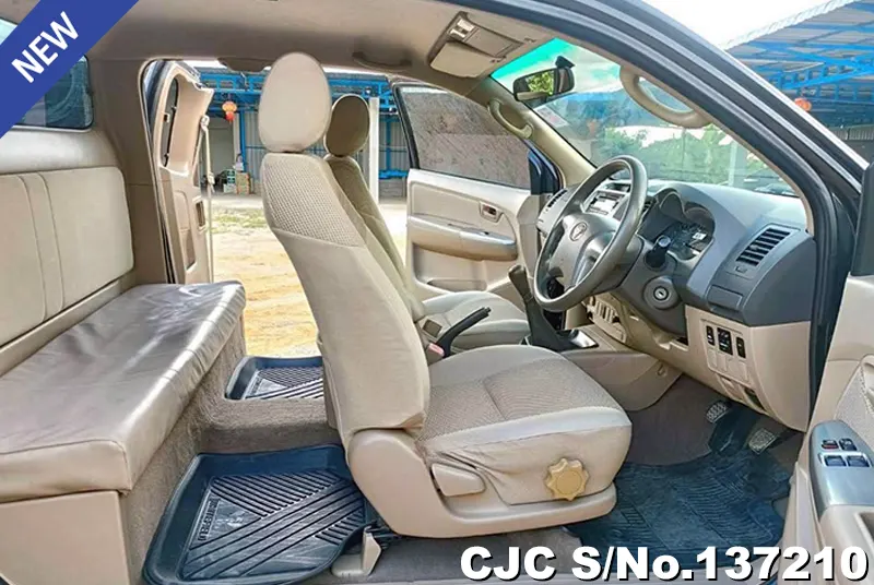 Toyota Hilux in Black for Sale Image 8