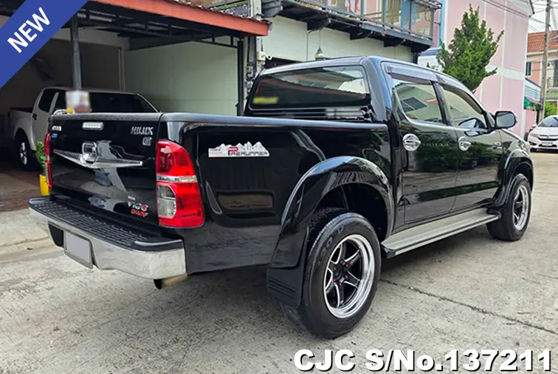Toyota Hilux in Black for Sale Image 2