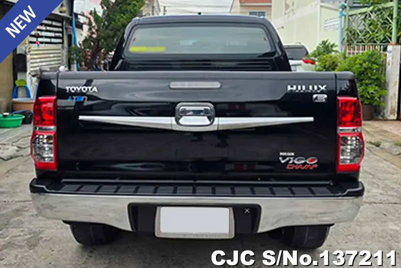 Toyota Hilux in Black for Sale Image 5