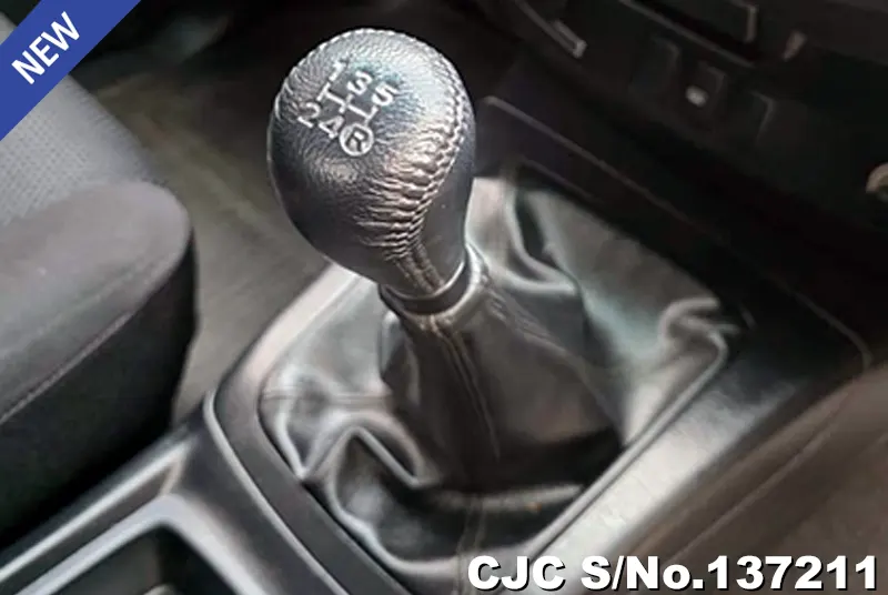 2015 Toyota / Hilux / Vigo Stock No. 137211