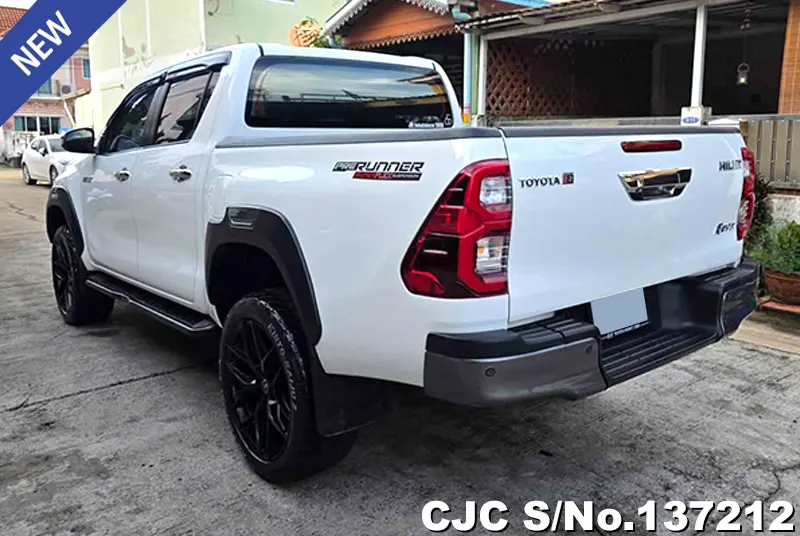 Toyota Hilux in White for Sale Image 1