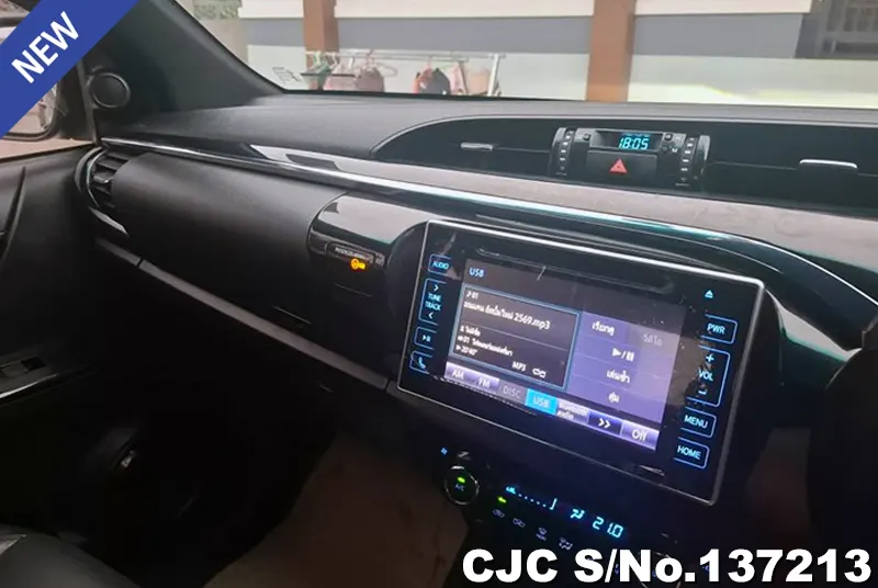 2019 Toyota / Hilux / Revo Rocco Stock No. 137213