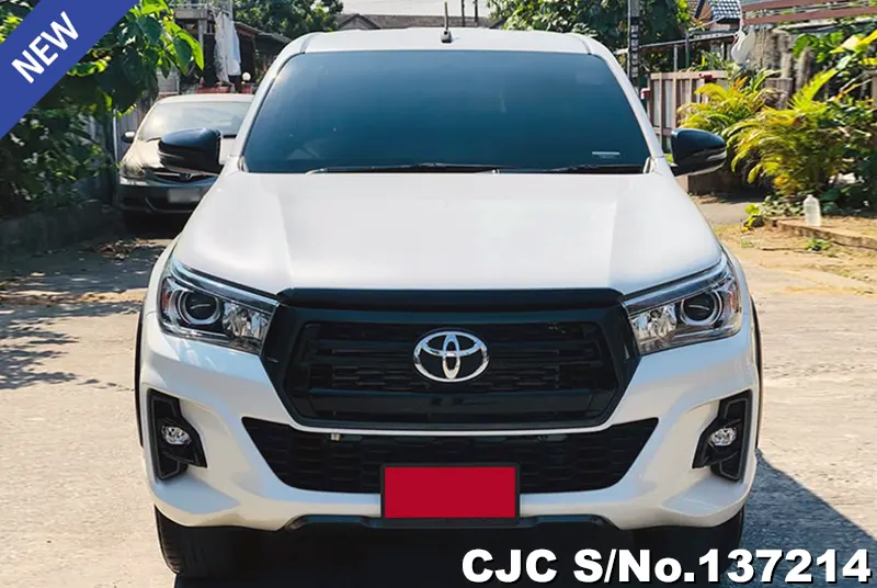 Toyota Hilux in White for Sale Image 4