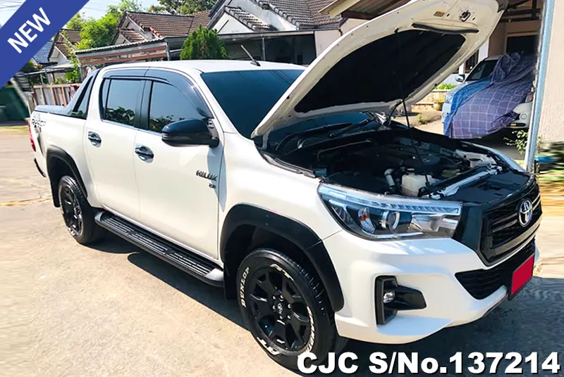 Toyota Hilux in White for Sale Image 10