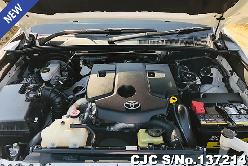 Toyota Hilux in White for Sale Image 12