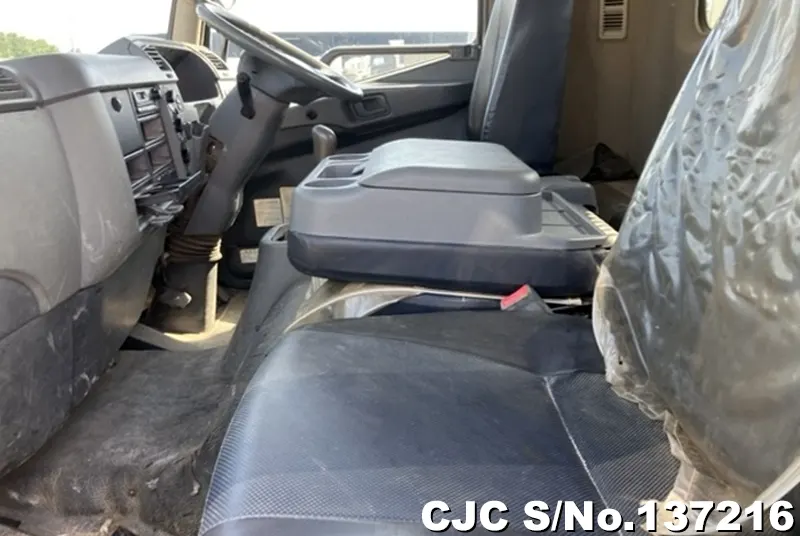 2010 Mitsubishi / Fuso Stock No. 137216