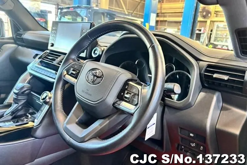 2024 Toyota / Land Cruiser Stock No. 137233