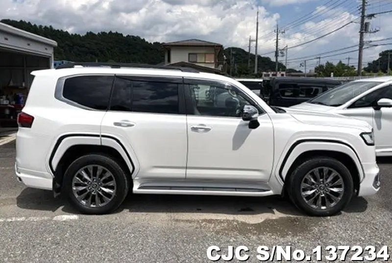 2024 Toyota / Land Cruiser Stock No. 137234