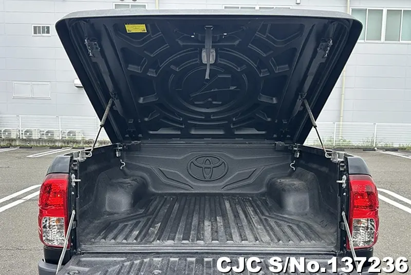 2019 Toyota / Hilux Stock No. 137236