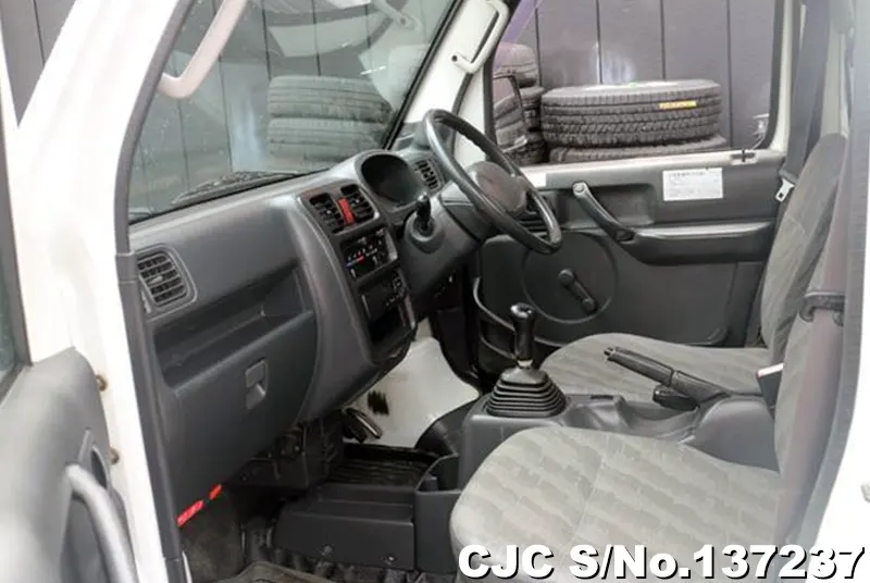2002 Suzuki / Carry Stock No. 137237