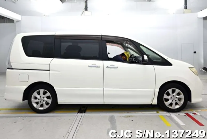 2012 Nissan / Serena Stock No. 137249