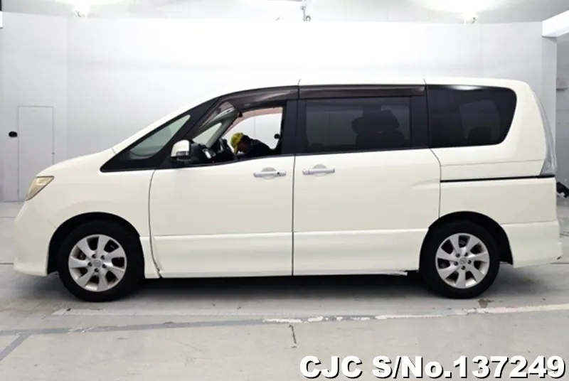 2012 Nissan / Serena Stock No. 137249