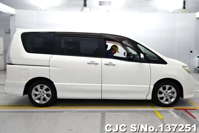 2012 Nissan / Serena Stock No. 137251
