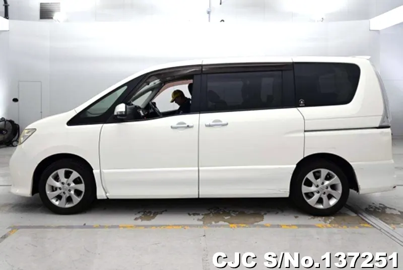 2012 Nissan / Serena Stock No. 137251