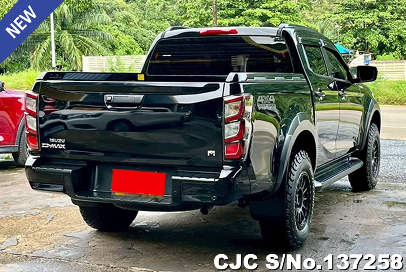 Isuzu D-Max in Black for Sale Image 2