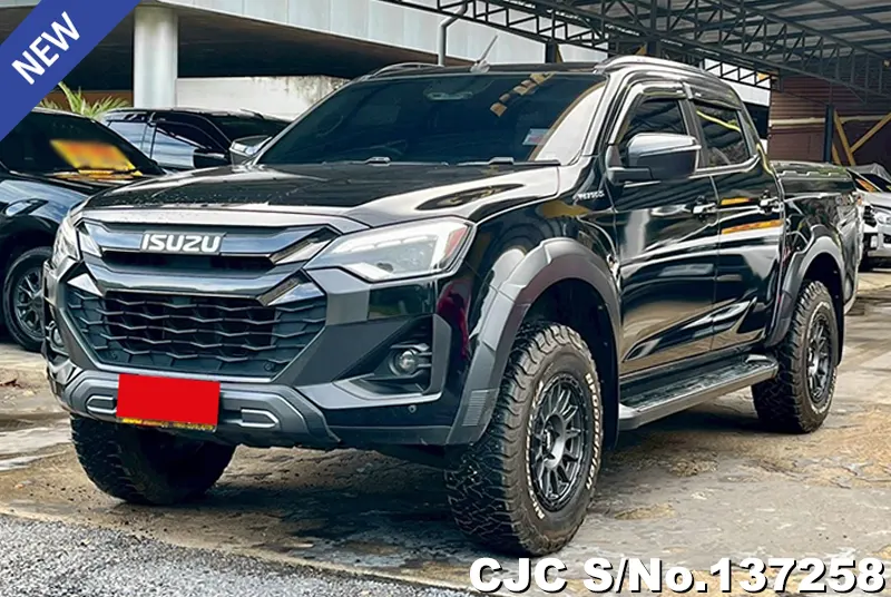 Isuzu D-Max in Black for Sale Image 3