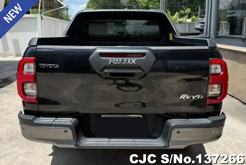 2021 Toyota / Hilux / Revo Rocco Stock No. 137266