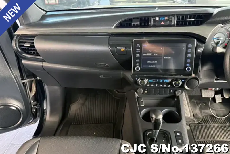 2021 Toyota / Hilux / Revo Rocco Stock No. 137266