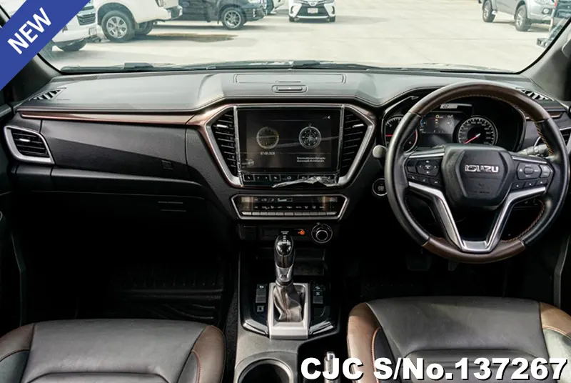 Isuzu D-Max in Gray for Sale Image 8