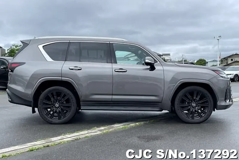 2025 Lexus / LX700H Stock No. 137292