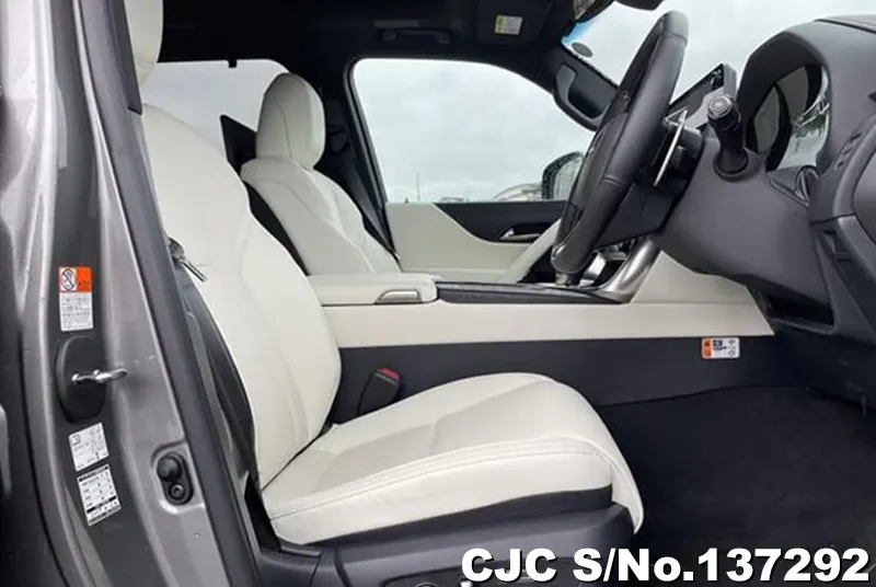2025 Lexus / LX700H Stock No. 137292