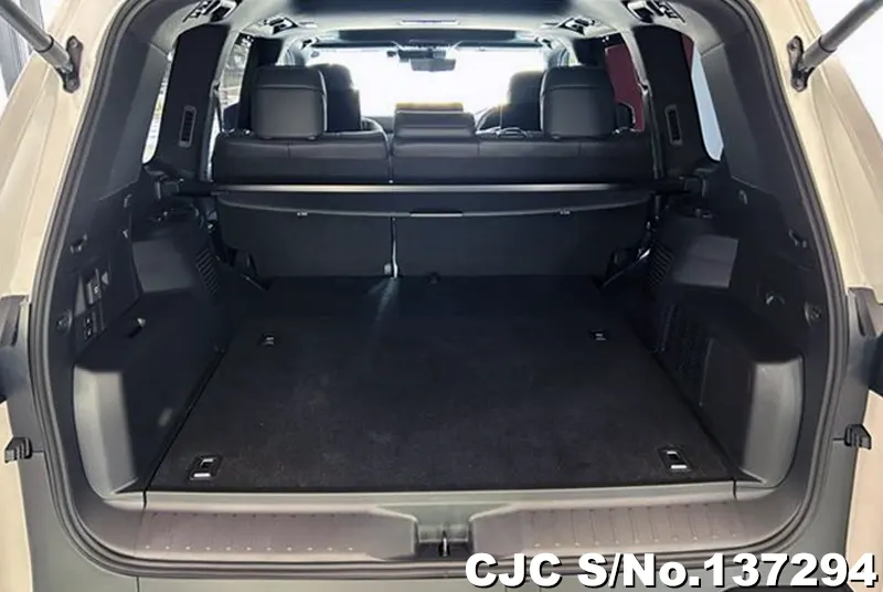 2025 Lexus / LX700H Stock No. 137294