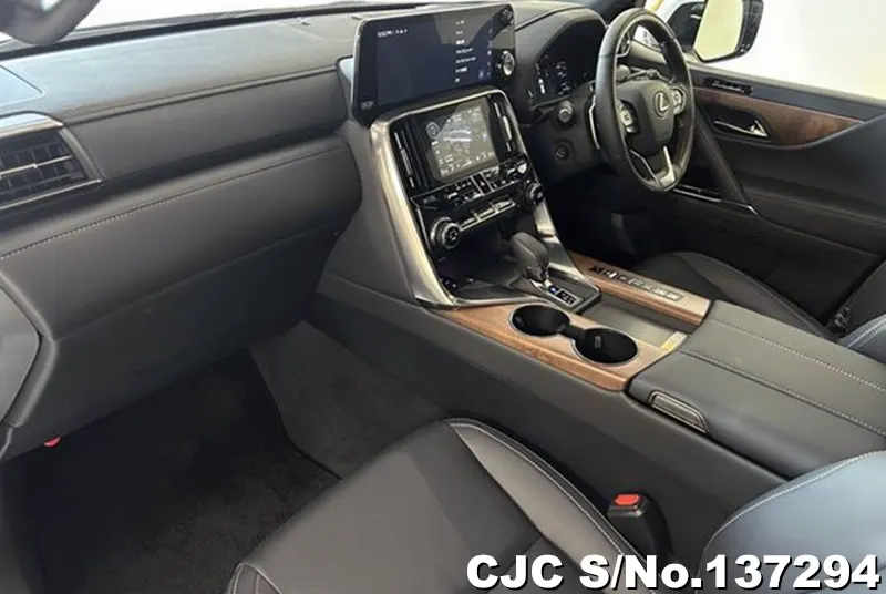 2025 Lexus / LX700H Stock No. 137294