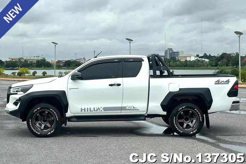 2021 Toyota / Hilux / Revo Stock No. 137305