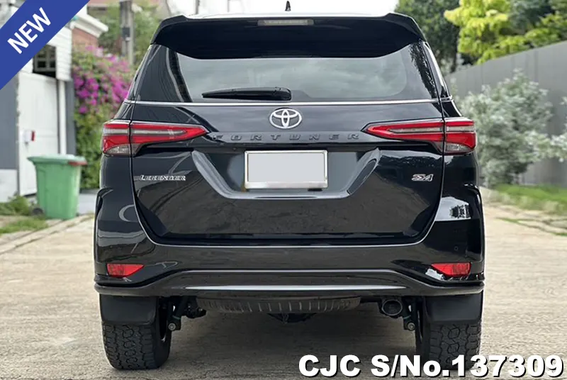 2021 Toyota / Fortuner Stock No. 137309