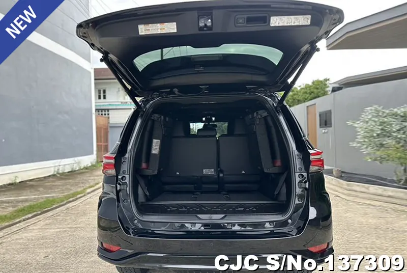 2021 Toyota / Fortuner Stock No. 137309